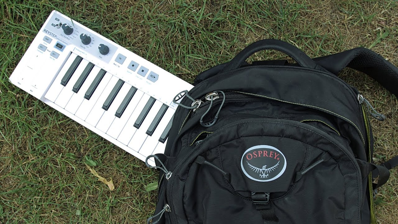 WHATS IN MY SYNTH TRAVEL BAG?