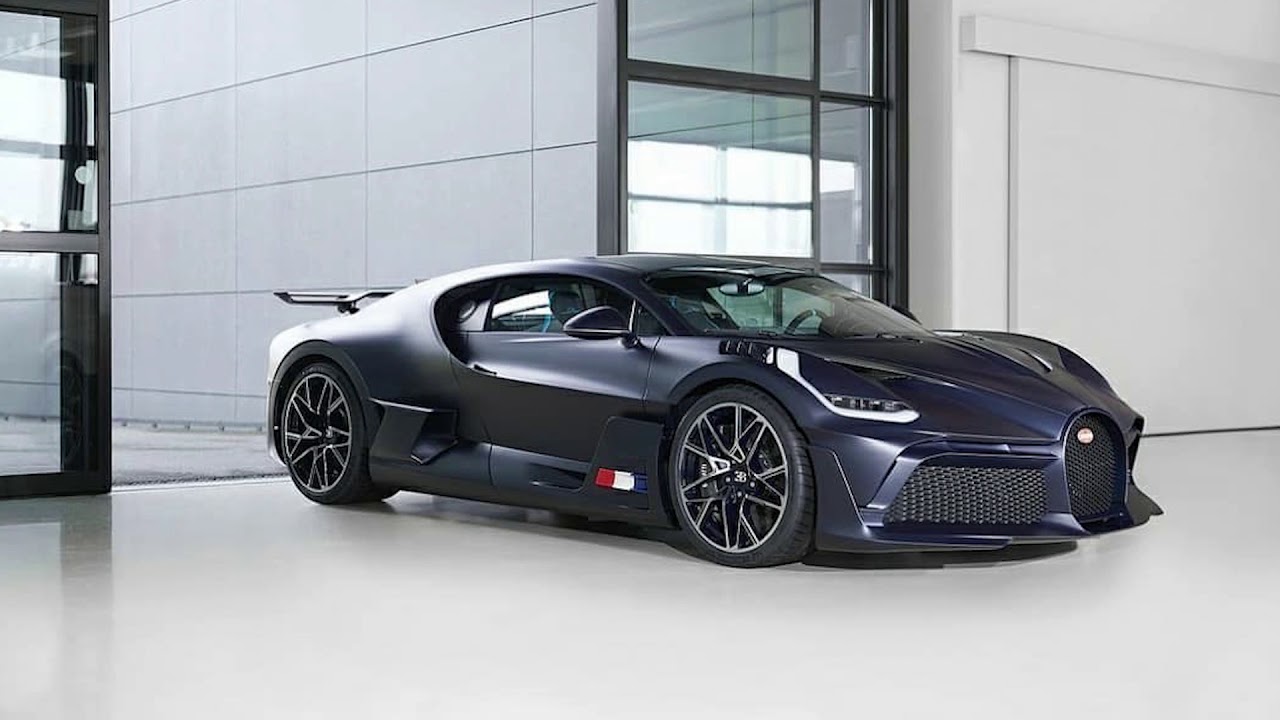 BUGATTI DIVO IN MATTE BLUE FILMED INSIDE THE FACTORY