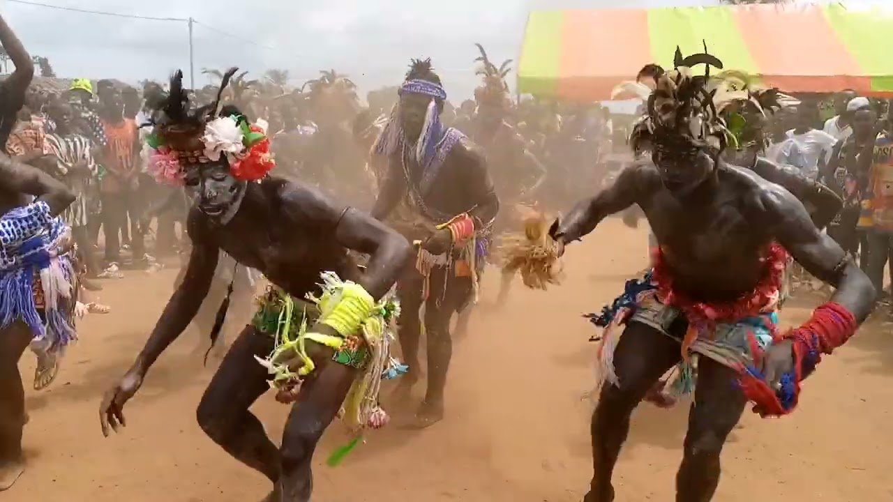 @radiodupeuplebete la danse des Initié au pays GNANBOUA