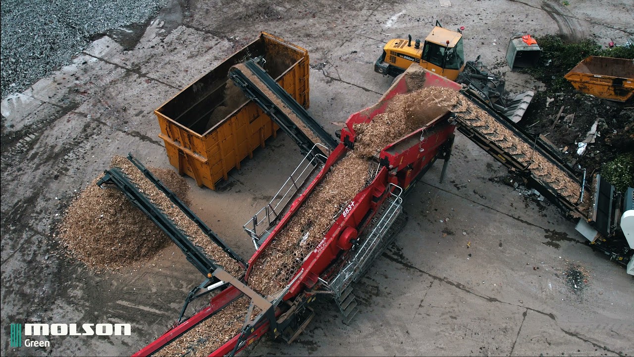 Terex Ecotec TDS 820 and TBG 630 shredding waste wood