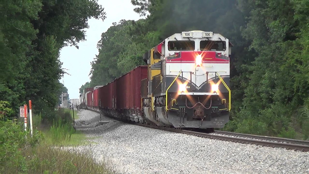 FEC 106 leads the 101 South at Bowden.