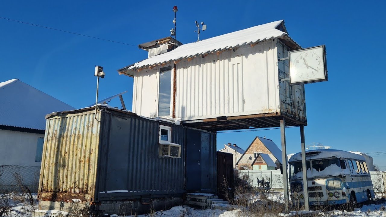 Утро 1 января, лифт в контейнерном доме, блекаут