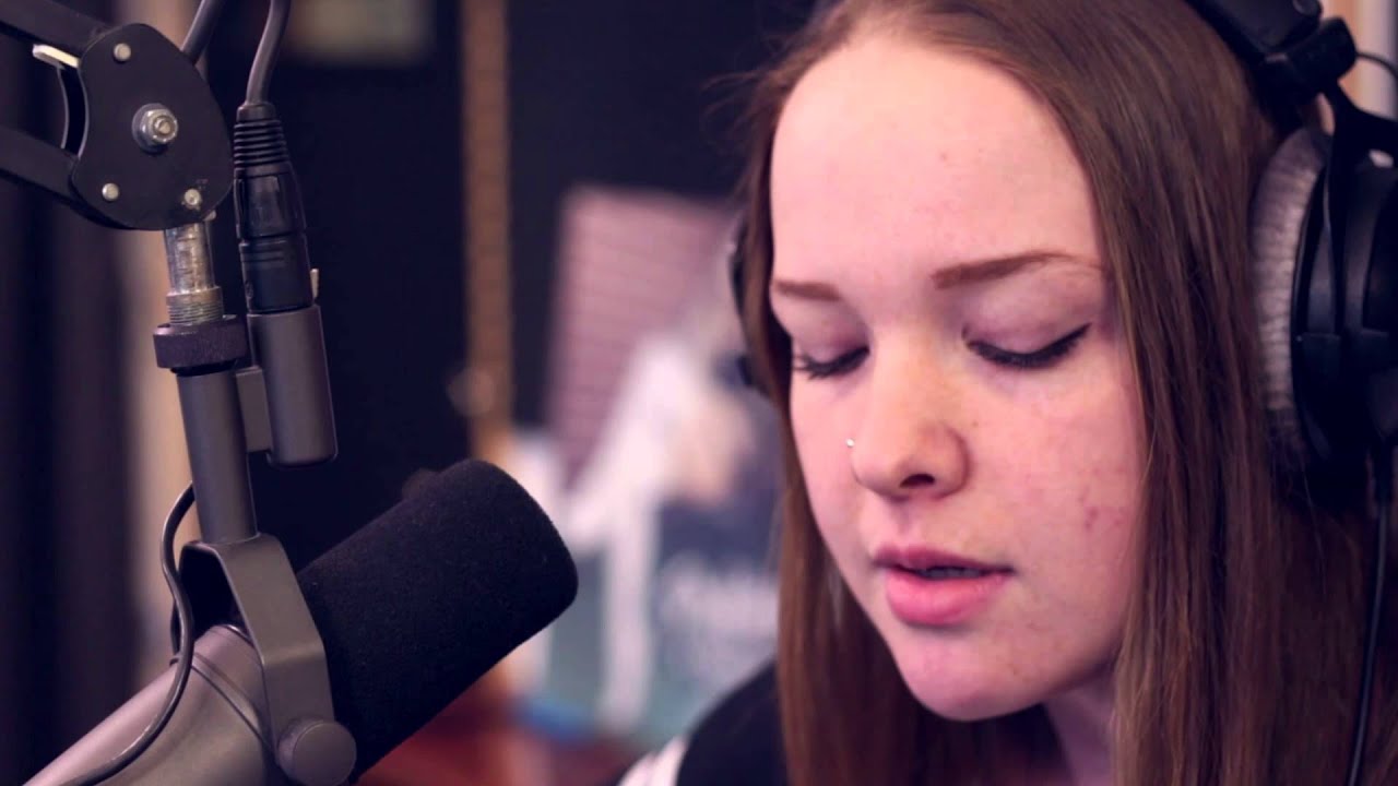 Lilly Wiking - Miscommunications (Live @ East FM)