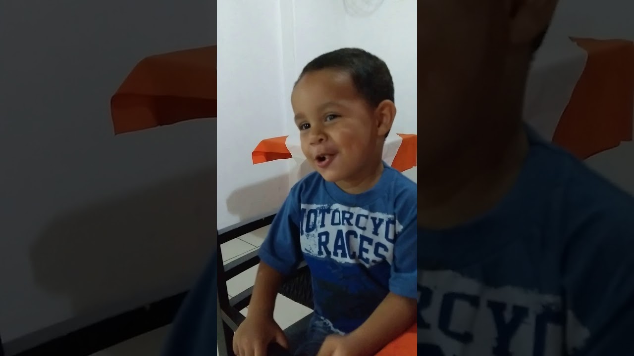 Comendo de garfo e faca &eacute; pizza mam&atilde;e?