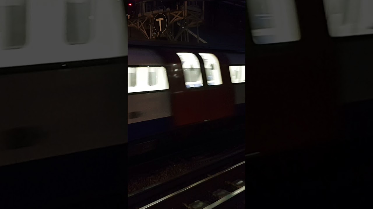 Jubilee Line 96 Stock 96044 + 96079 departing Finchley Rd Station on 24/09/21 #shorts
