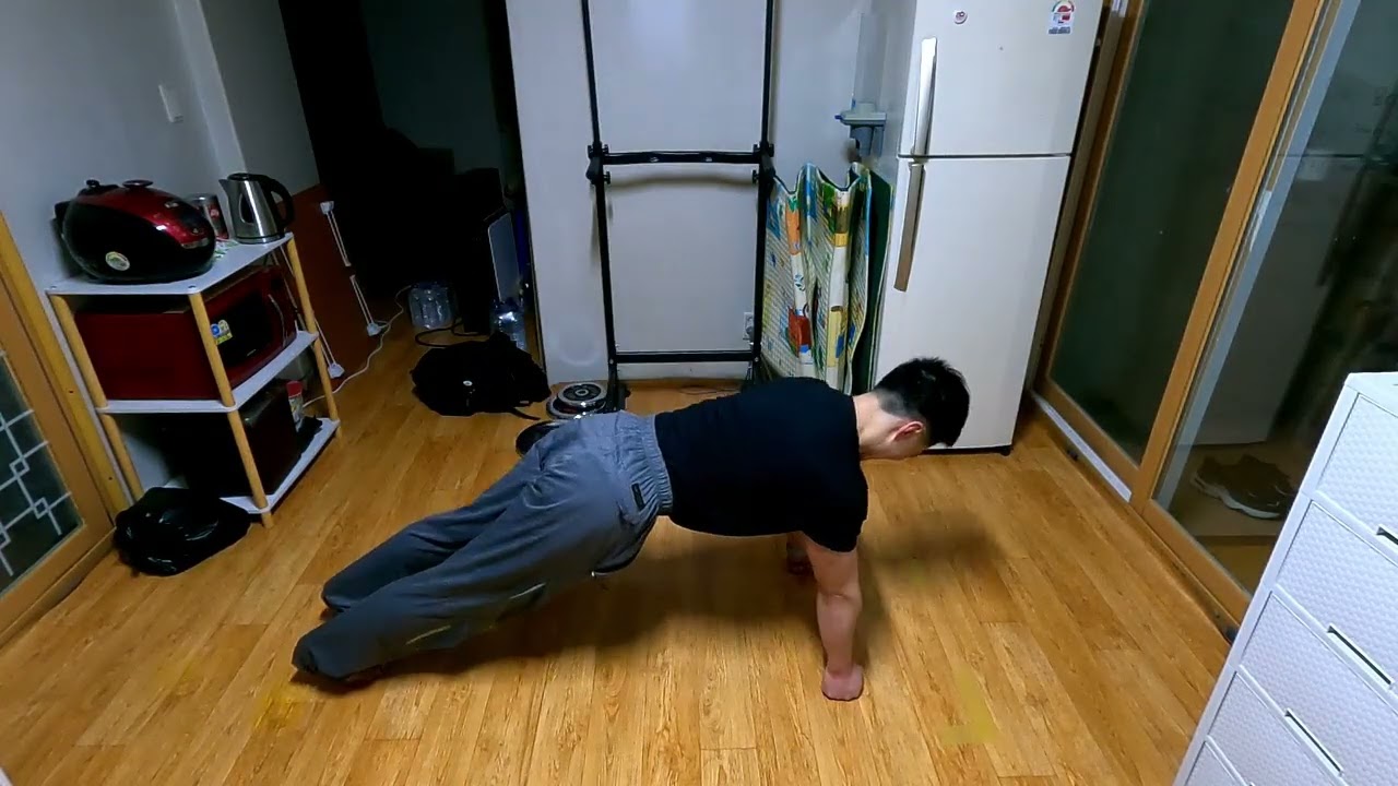 오늘의 홈트 20260209 - 주먹버피 200회 / AB슬라이드 50회