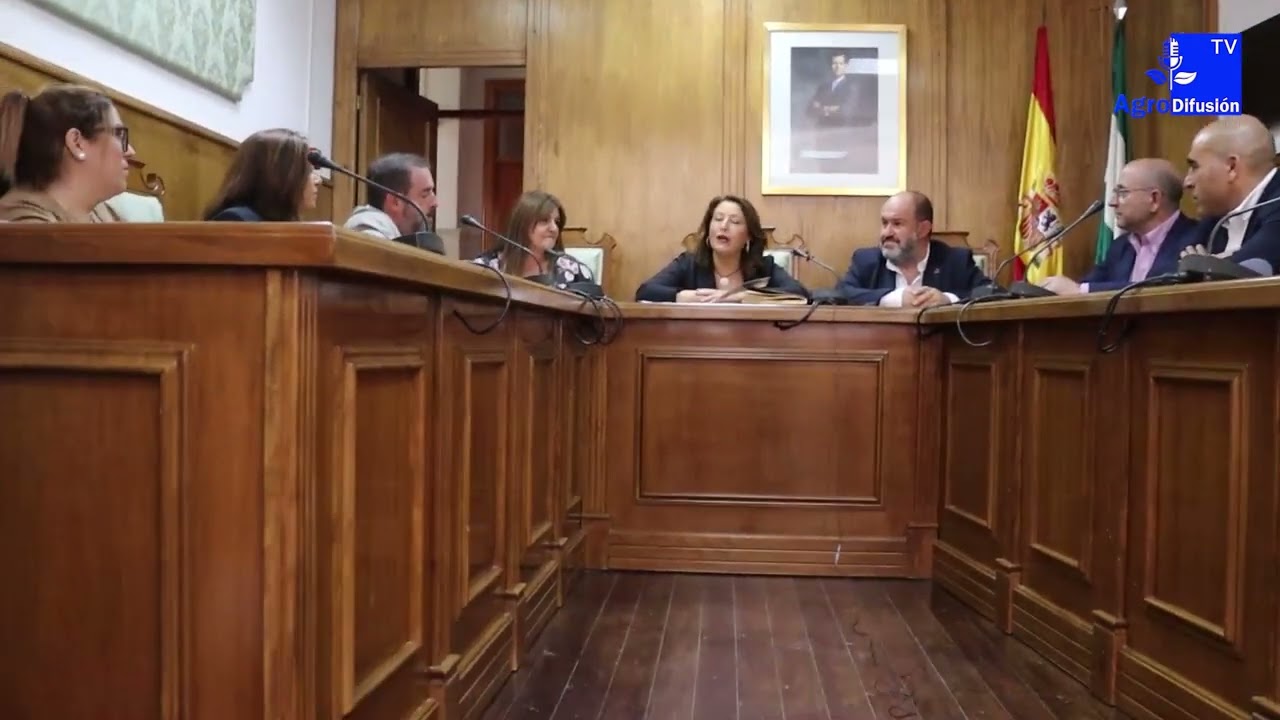 Carmen Crespo, consejera de Agricultura, Agua y Desarrollo Rural, visita el municipio de Dalías