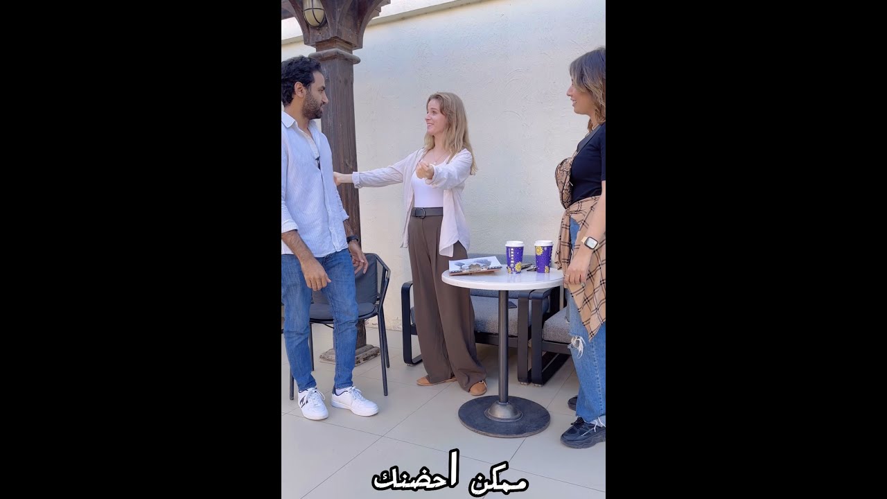 رسمتها من غير ما تاخد بالها . فرحت وقامت تحضني
