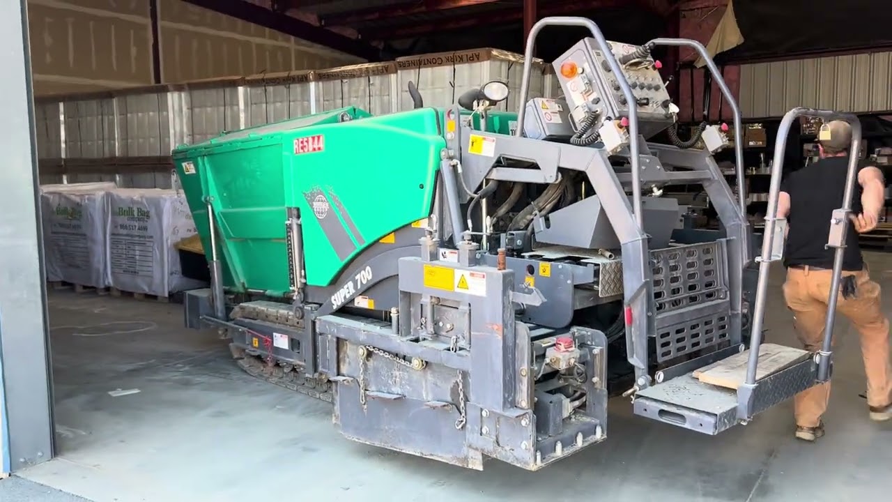 www.mach1machinery.com-2016 vogele super 700  paver video 9 13 23