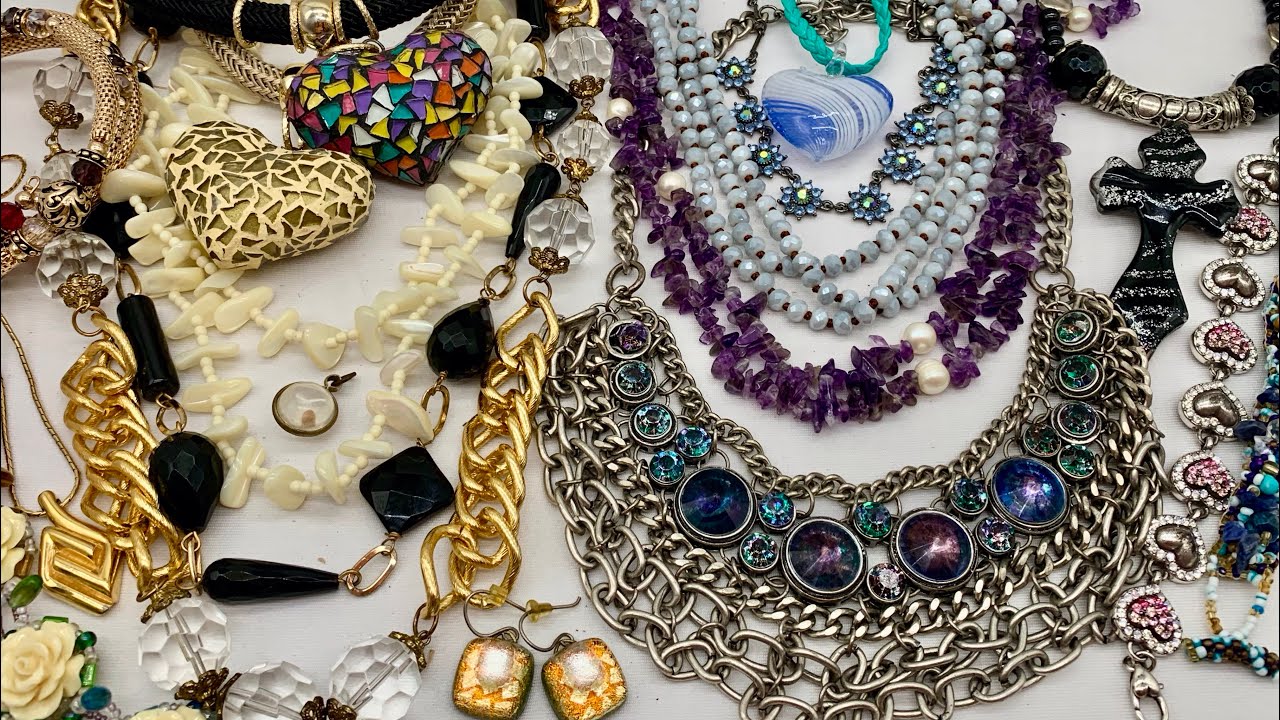 Shopgoodwill 12 lb Jewelry Unboxing! Mystery Jewelry Unbagging! Vintage to Modern Fashion Jewelry.