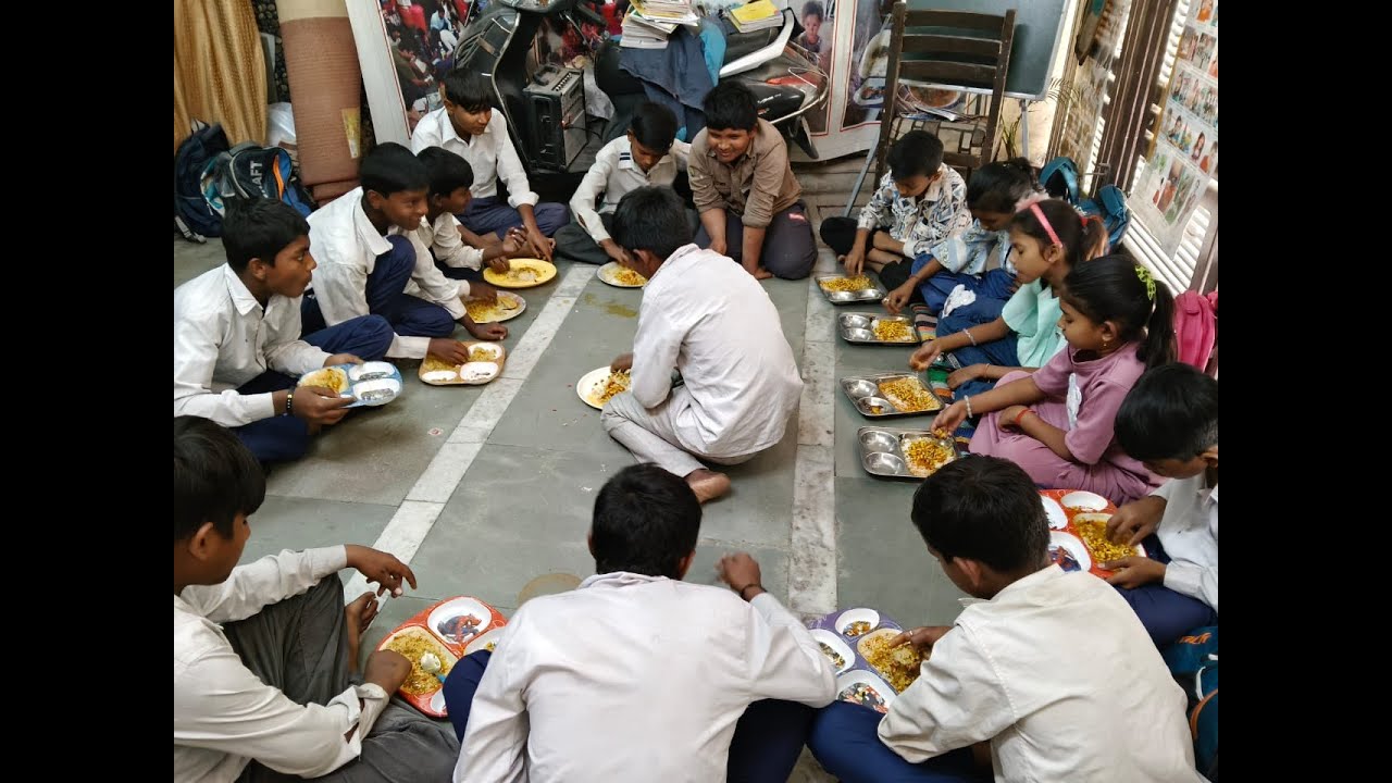 सुस्मित फाउंडेशन का अन्न सेवा संकल्प — एक मानवीय परिवार की कहानी