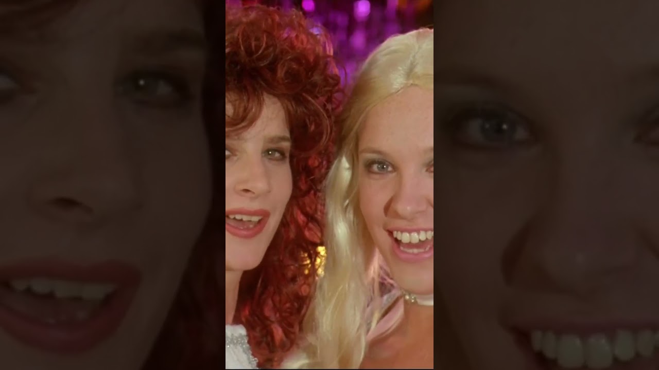 Muriel's Wedding (1994) Toni has such an infectious smile