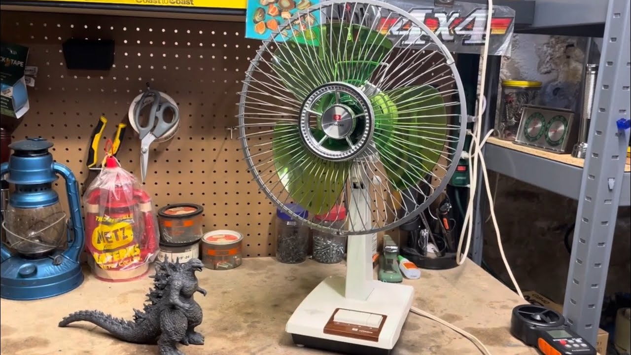 Vintage Hitachi 12” Oscillating Desk Fan (after cleaning)