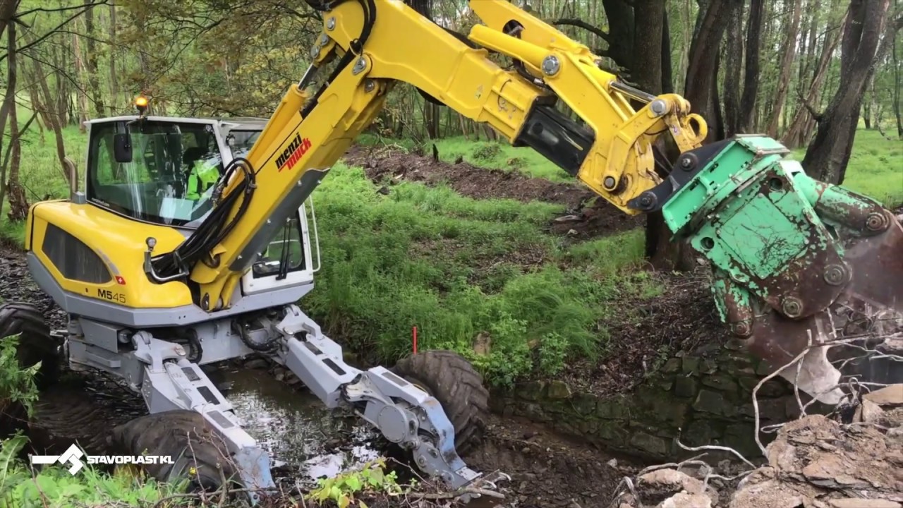 Demoličn&iacute; kle&scaron;tě - Menzi Muck M545 / Demolition / STAVOPLAST KL