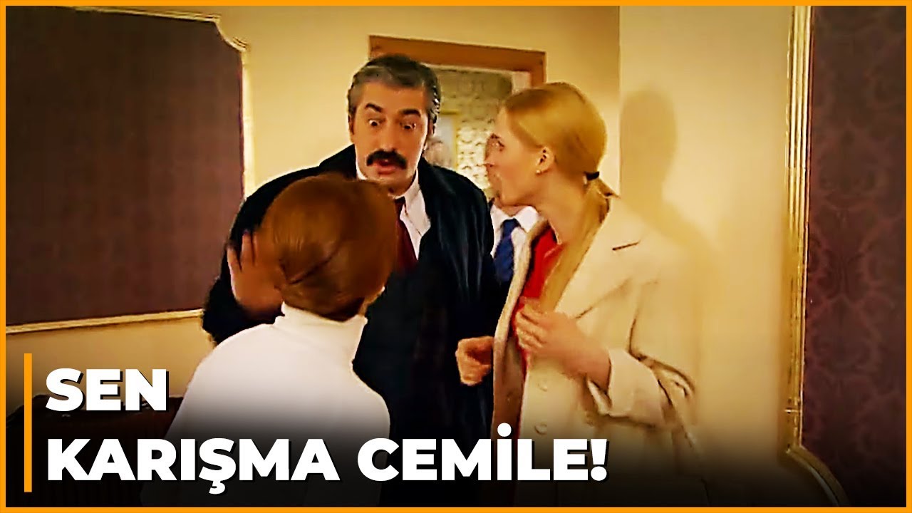 Ali Kaptan, Caroline ve Kenan'ı Görünce ÇILDIRDI! - Öyle Bir Geçer Zaman Ki 50. Bölüm