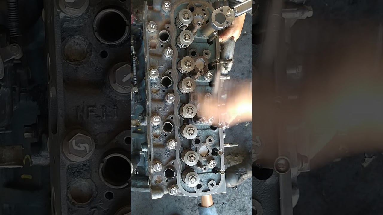 Cómo torquear la culata de un Nissan FD35