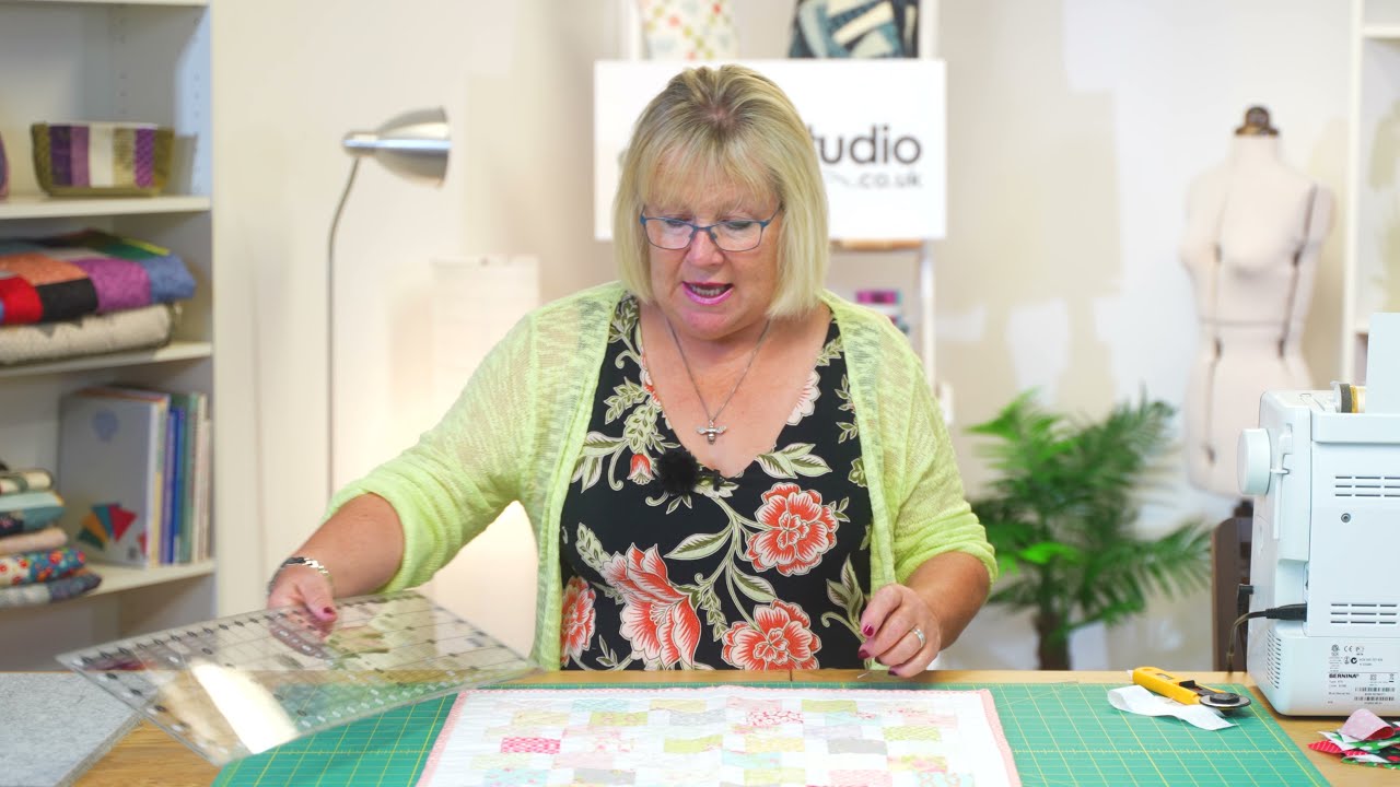 Beginners Mini Quilt (THE MINI-CHARM SERIES!)