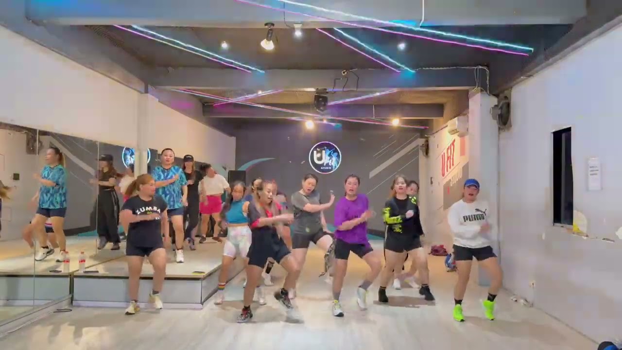 GOLDEN BY HUNTRIX | DEMON HUNTERS | ZUMBA | DANCE | WORKOUT | CHOREO | LELY HERLY