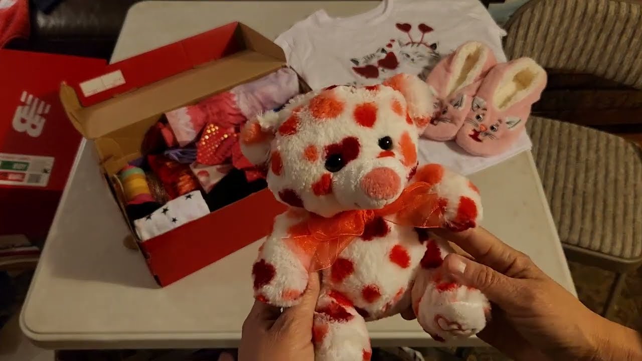 Love ❤️ Shoebox for a 10-14 Girl with Operation Christmas Child