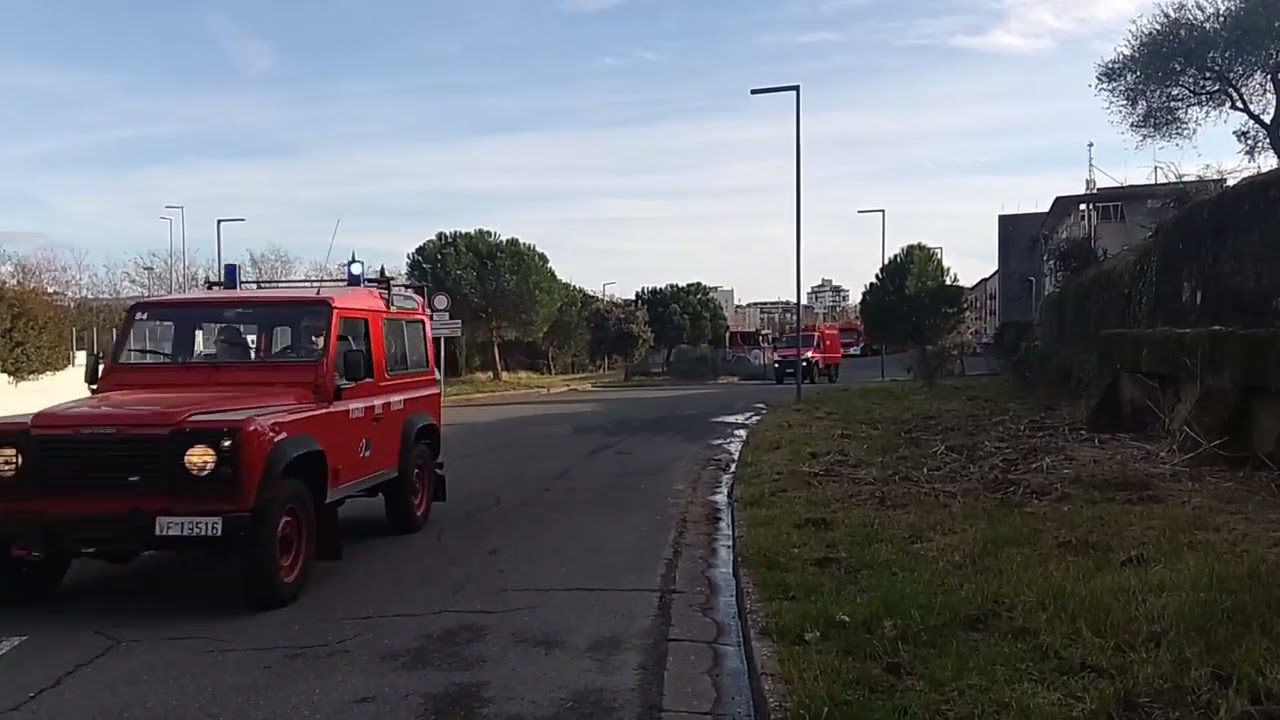 [HELLO] CA Defender 90 + Iveco Daily SAF in uscita per intervento dal comando 115 della Spezia, SP
