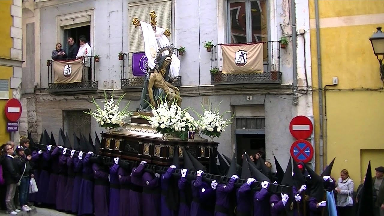Viernes Santo - Virgen de las Angustías (Salida del Peso) - Semana Santa Cuenca 2012