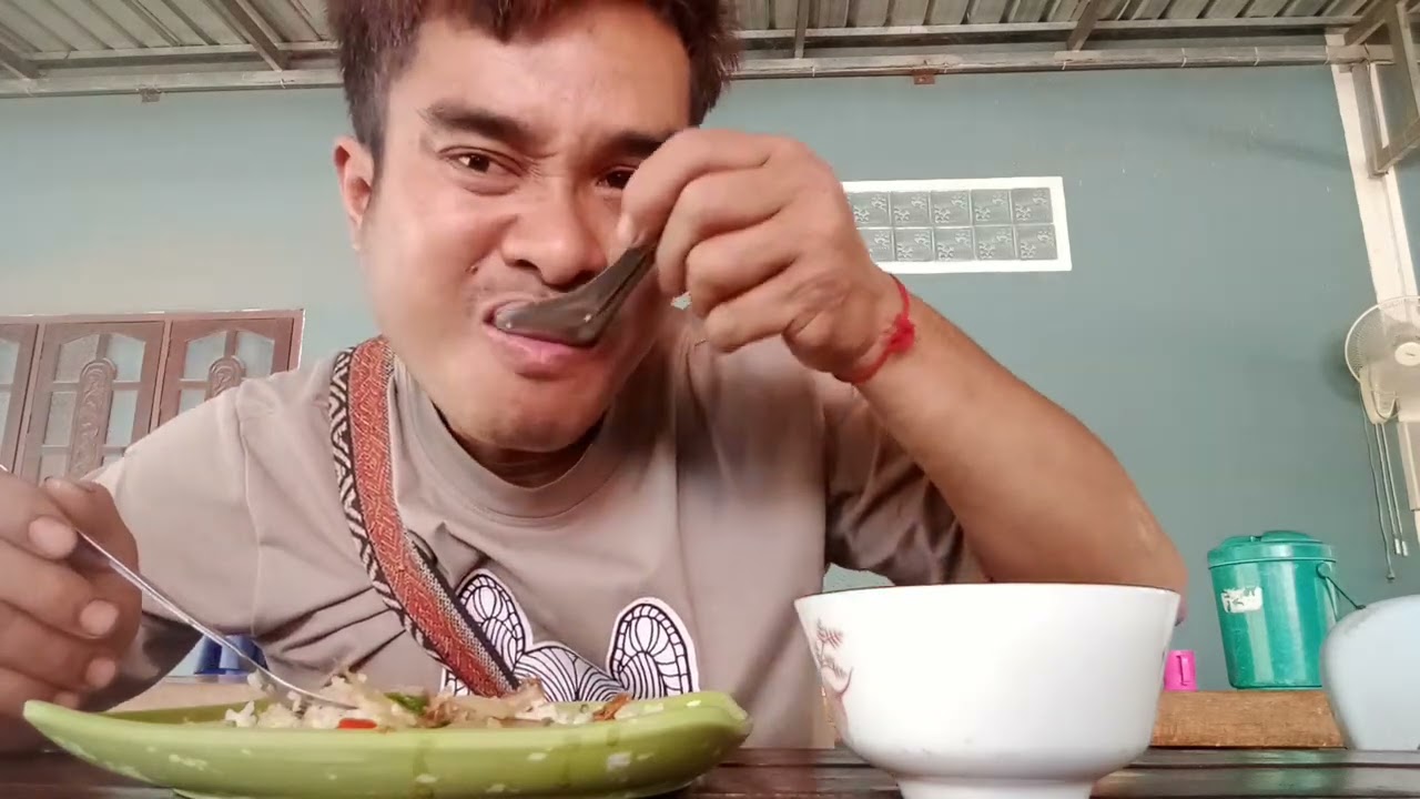 เข้าร้านคับมึ้นิ