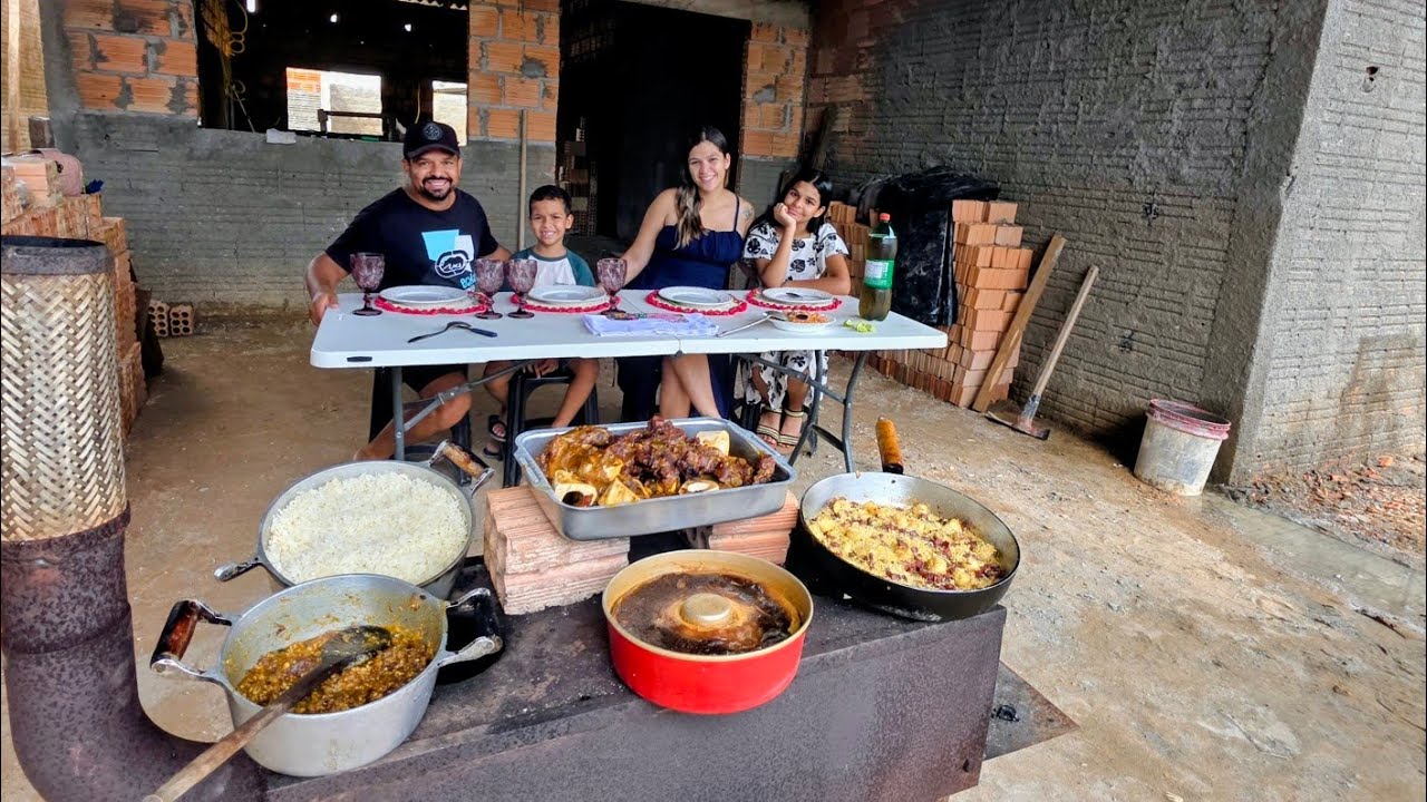 A obra está parada 🥲 mas cumprimos a promessa passamos o Natal na nossa casa 🎅