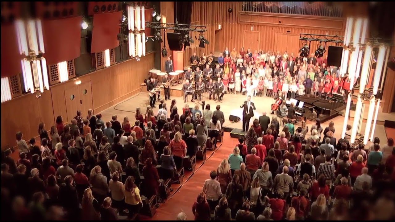 WIENS GRÖßTER WEIHNACHTSCHOR & Maya Hakvoort - WONDERFUL DREAM