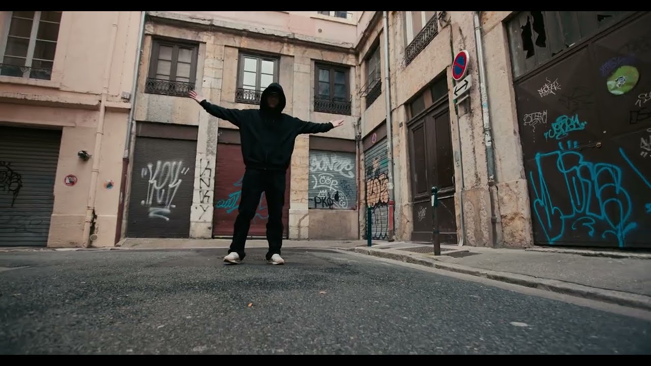 Benjunior - Allo la Terre (clip officiel)