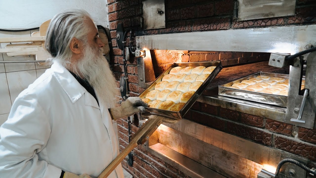 Cum fac prescurile călugării de la Mănăstirea Sihăstria