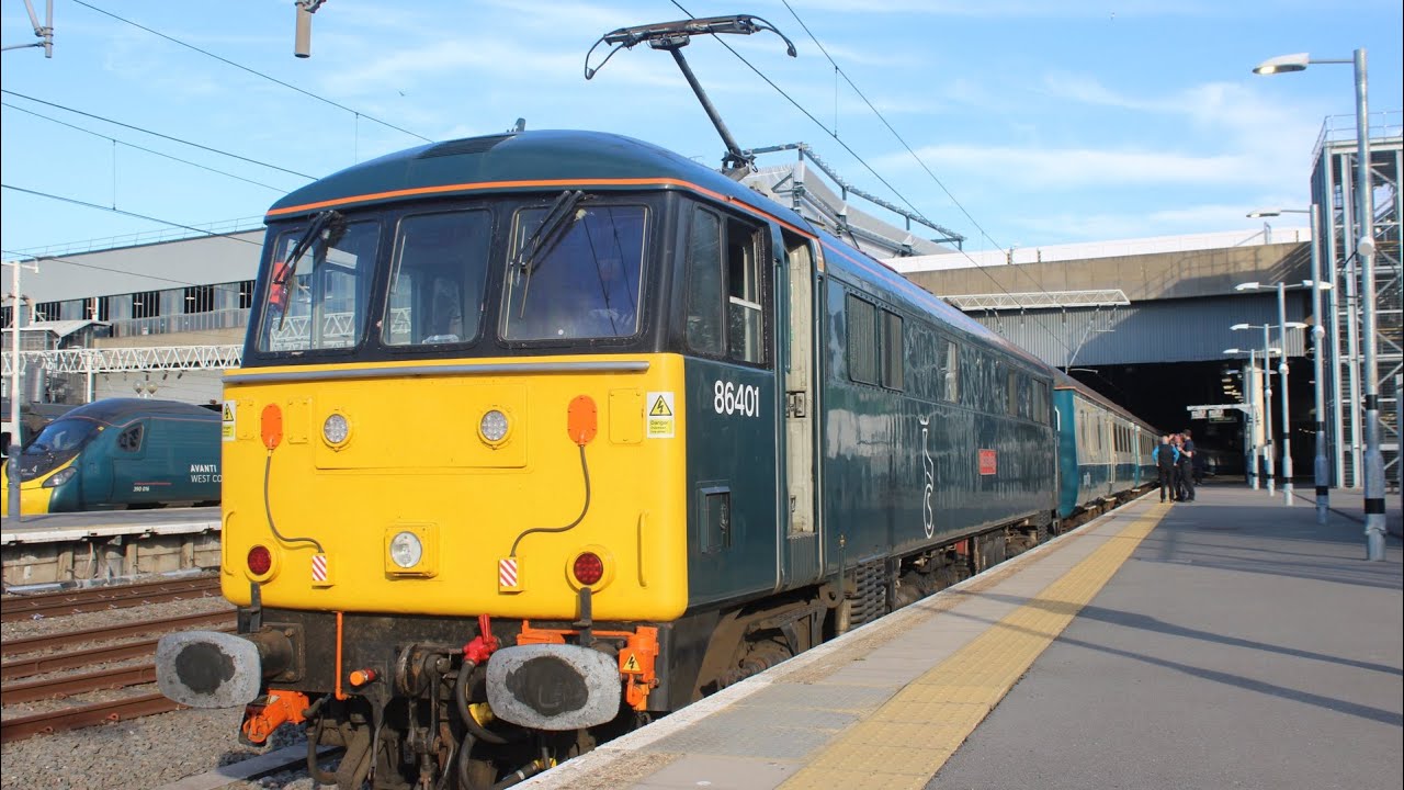 Class 86 departing Euston