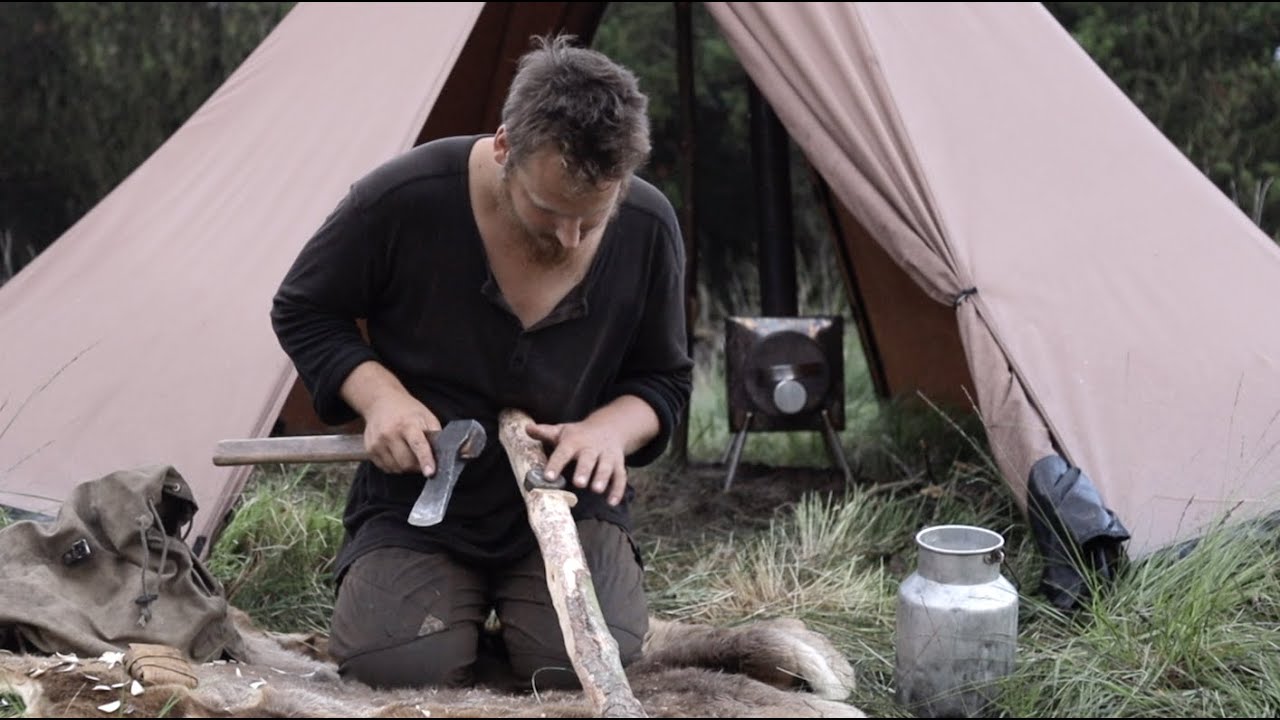 3 days solo bushcraft trip - hot tent, rain, bats, sharpening tools, sea and forrest, cooking meat
