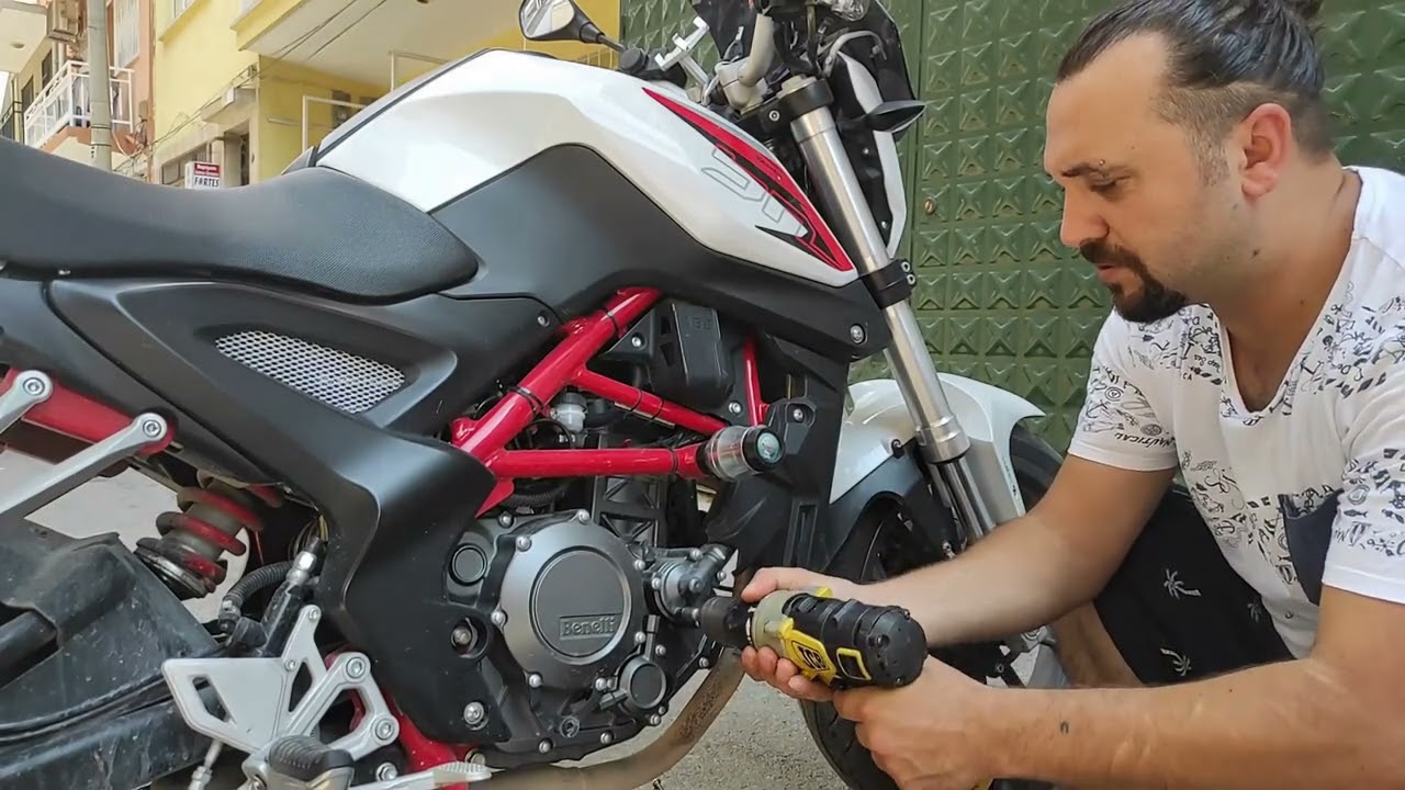 MOTOSİKLET ANTİFİRİZ DEĞİŞİMİ - BENELLİ BN251 TNT25 - Motorcycle Antifreeze Replacement