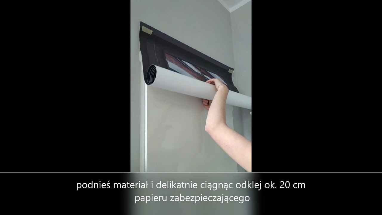 Montaż folii, okleiny, tapety samoprzylepnej.