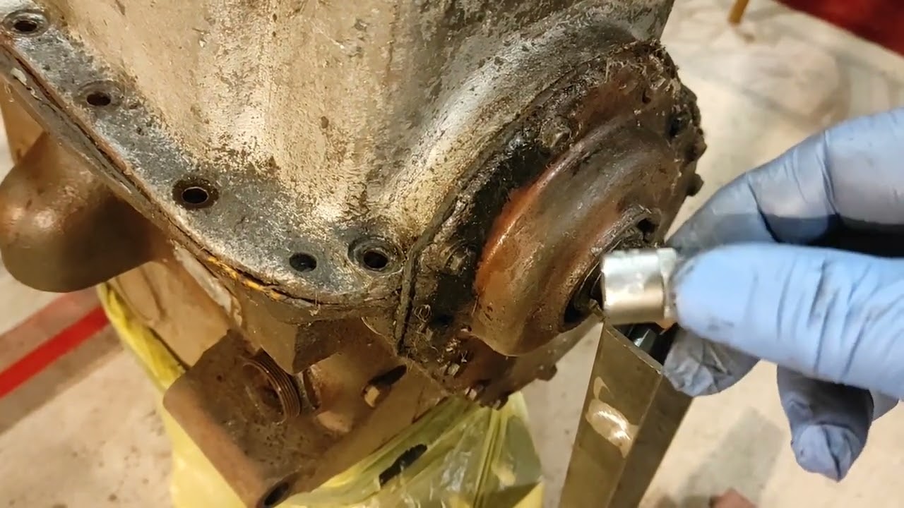 85 Jahre alter Mercedes Motor  Typ V170 -  W136 Teil2 Ölwanne entfernen und Begutachtung Kurbelwelle