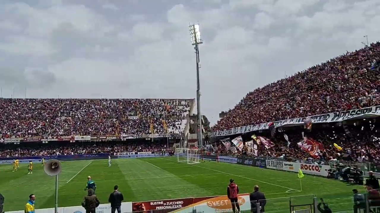 Salernitana - Fiorentina 1-0 MILAN DJURIC FA IMPAZZIRE L'ARECHI 24/04/2022