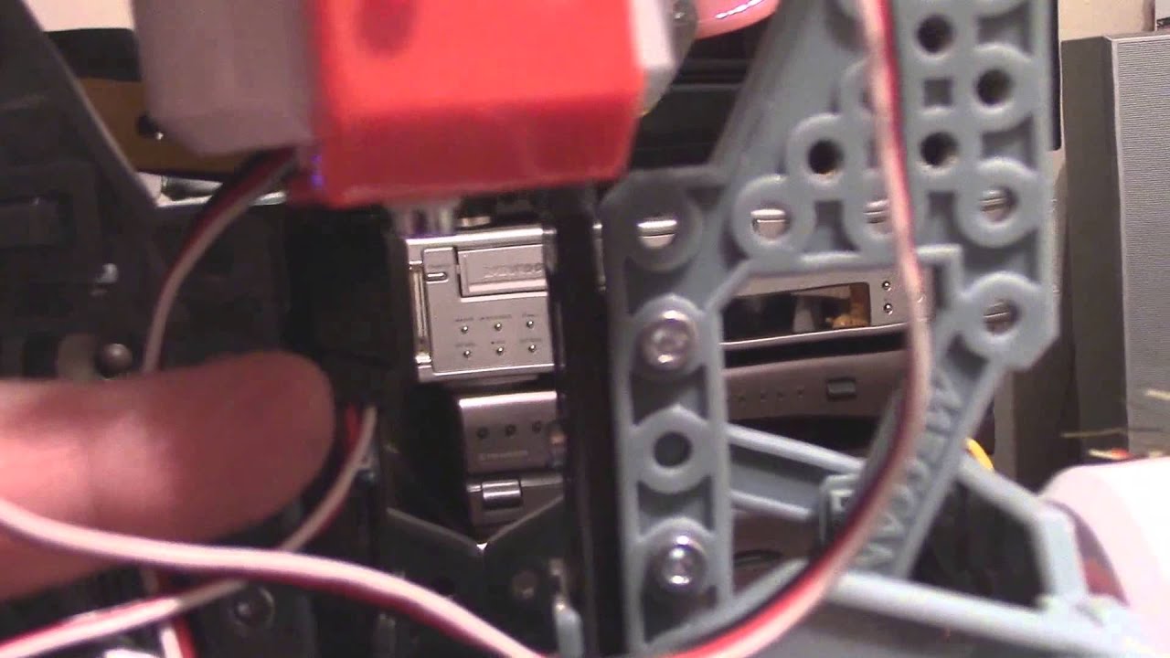 MECCANO MECCANOID G15KS TIPS 1: CONNECTING LIGHT UNIT & HEAD & NECK SERVO'S TO MECCABRAIN