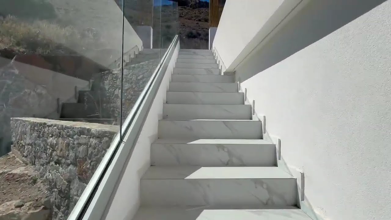 Α SUPER HIGH-END VILLA IN KOKKINO CHORIO