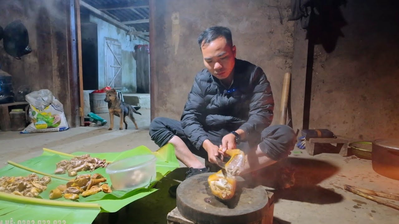 Làm cơm tết măng rừng Lợn bản gà đồi trên Lũng Cáng nhà anh Tỏa. Nguyễn Tất Thắng