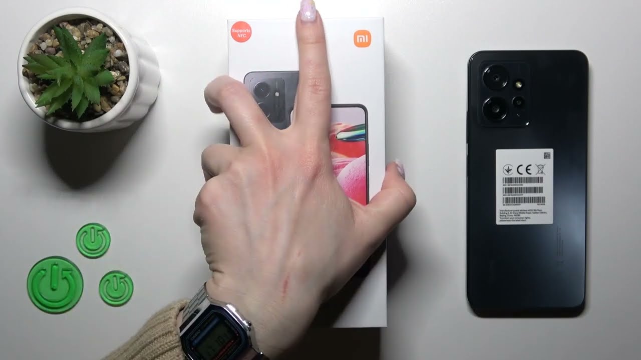 Does Xiaomi Redmi Note 12 come with Charger?