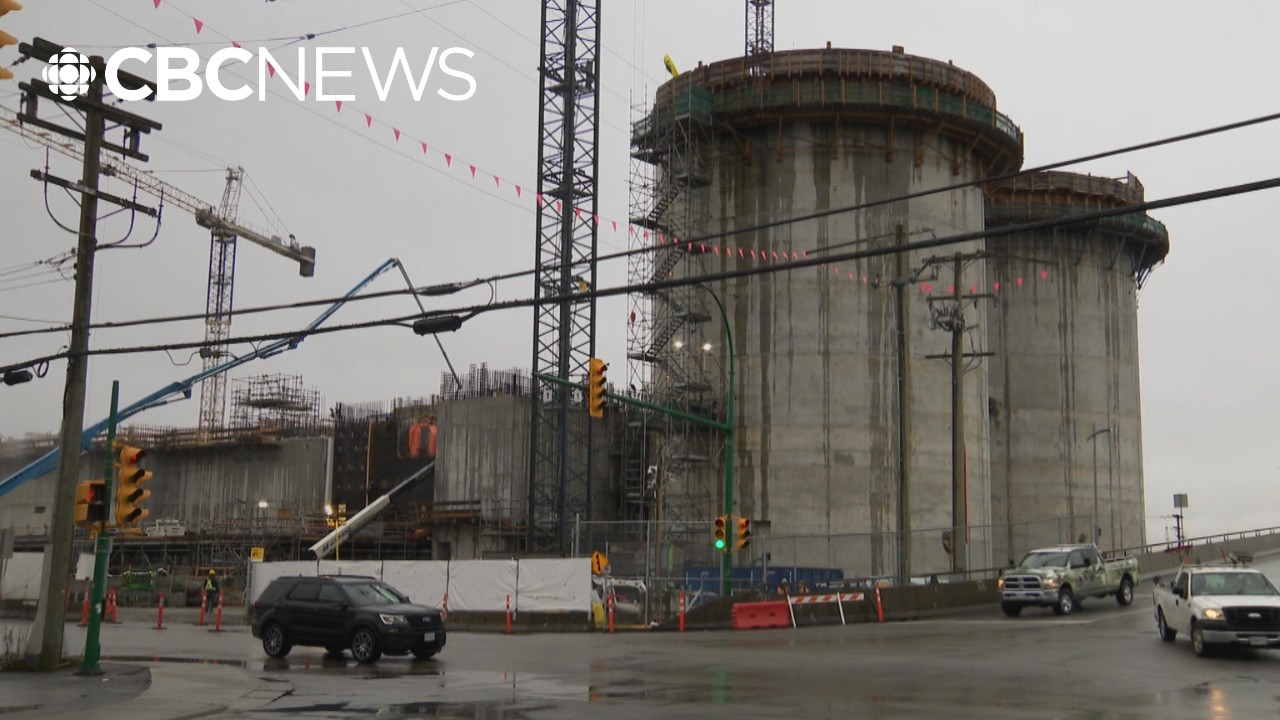 North Vancouver mayors call for public inquiry into wastewater treatment plant