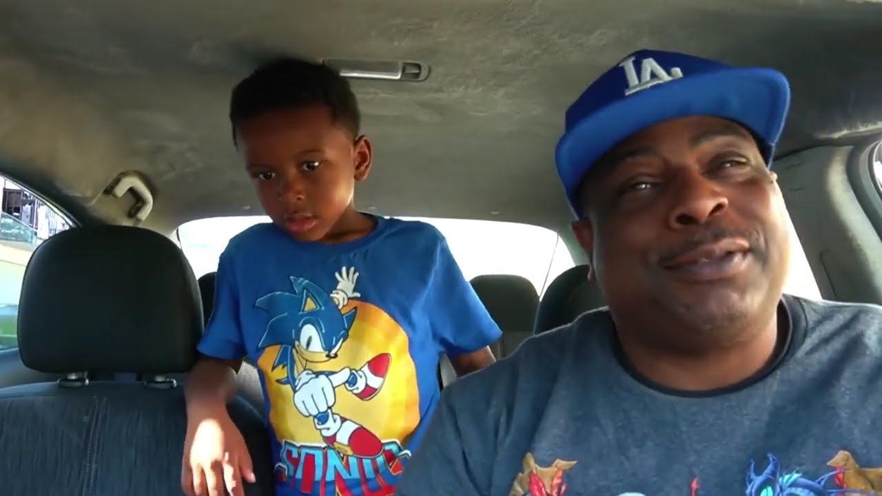 KID PRANKS MOM WITH THE ULTIMATE SMELLING "MUSTY" PRANK! *HILARIOUS REACTION*
