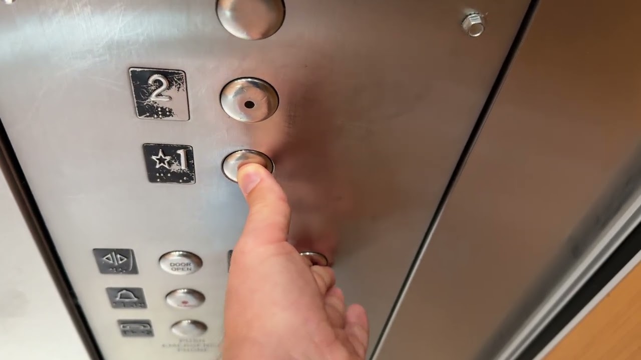 OTIS Lexan Hydraulic Elevator at Woodbridge Center in Woodbridge, NJ