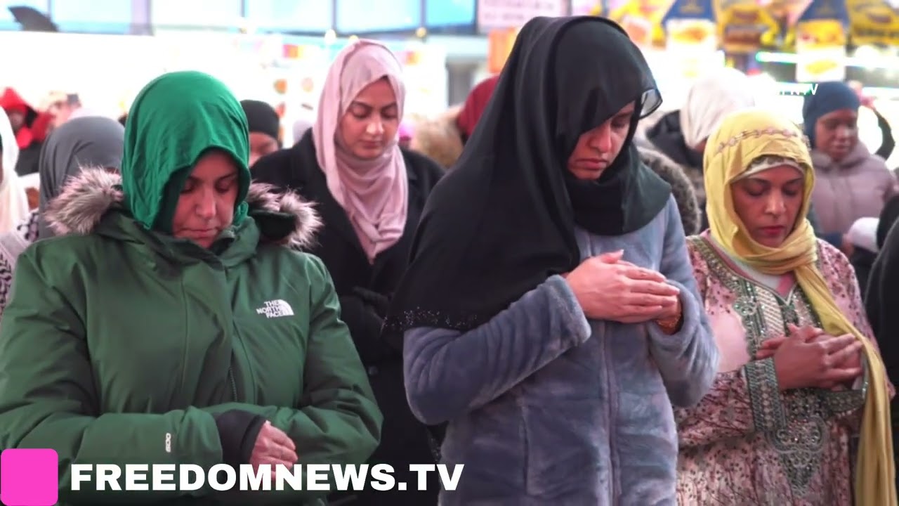 Mass Prayer in Times Square for Ramadan