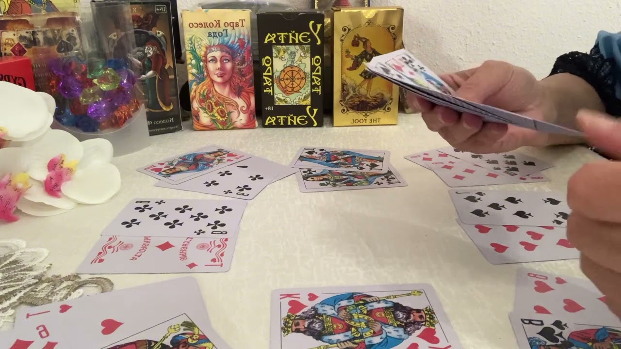 РАЗЛУЧНИЦА ♦️-УСТРАИВАЕТ ЛИ ЕЁ ЖИЗНЬ С КОРОЛЕМ ♣️❓#tarot #гадание #тароонлайн