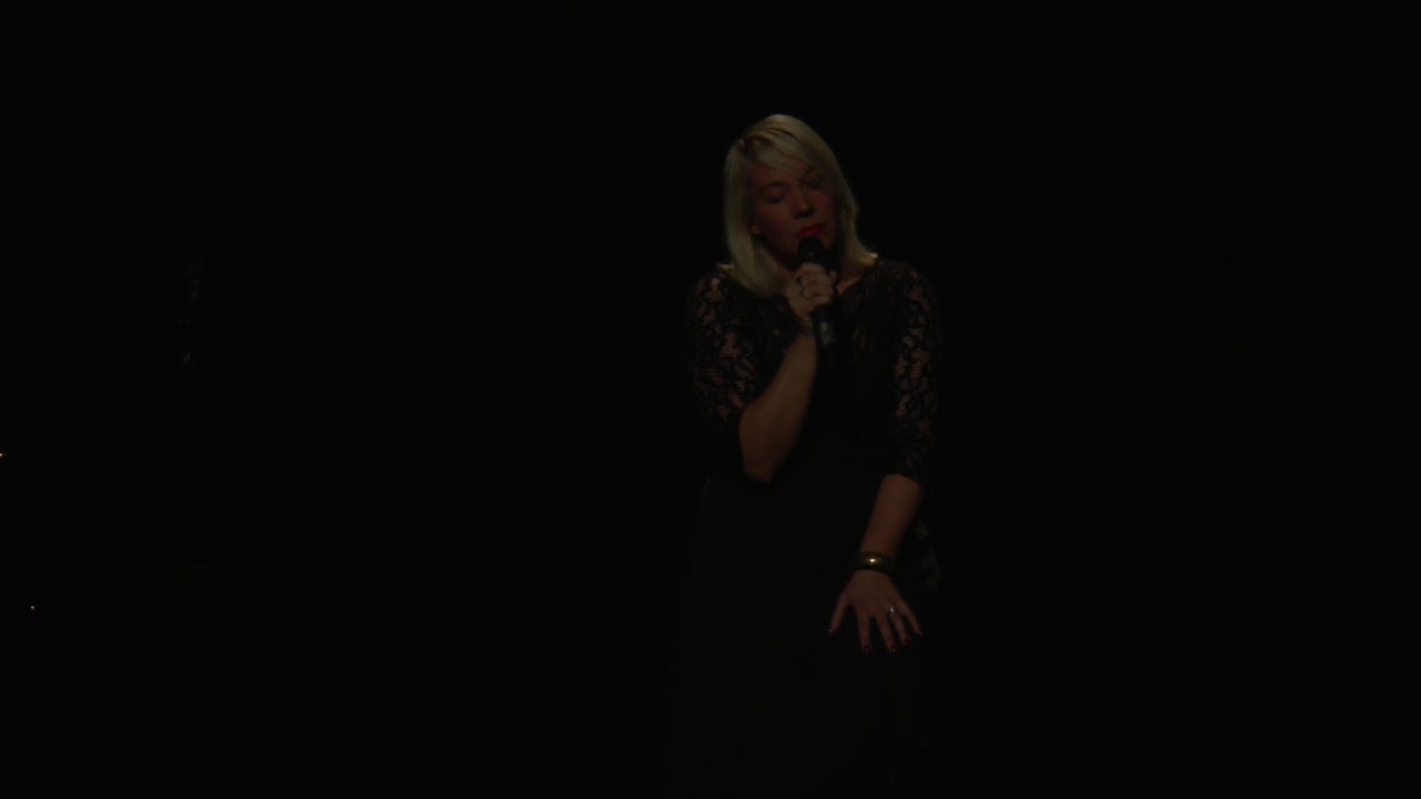 Turid M&uuml;ller: Deine Welt (live bei Lach mal was mit w&uuml;nschdirwas 2018 im Pantheon)