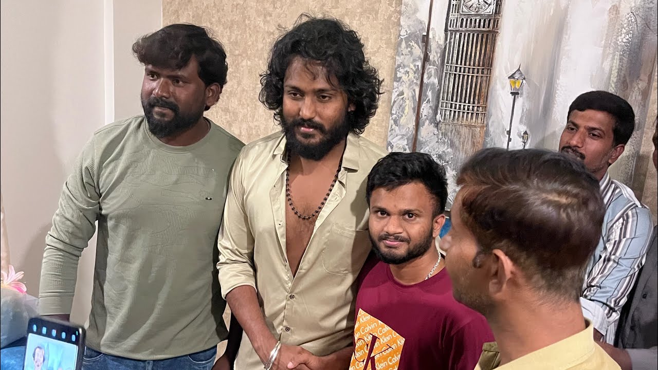 ತುಮಕೂರಿನ ಜನರ ನಡುವೆ ವಿಕ್ರಂ ರವಿಚಂದ್ರನ್ ಪ್ರೀತಿಯ ದರ್ಬಾರ್ #mudhol #vikramravichandran #ravichandran 