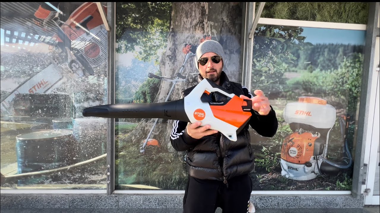 Stihl Bga 30 , suflanta cu baterie de 10,8 V.( Stihl Bga 30 the smallest battery powered blower.)