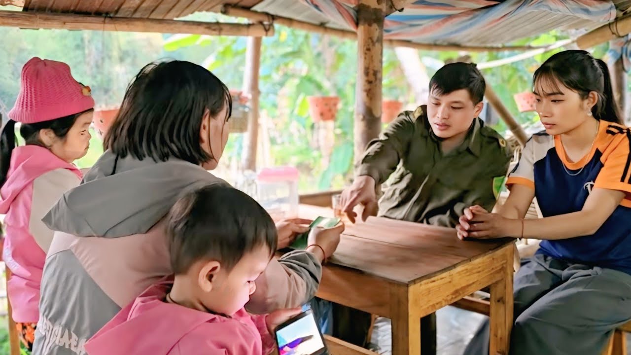 Thu was very happy when police officer Hoang came to visit and brought good news for Thu.