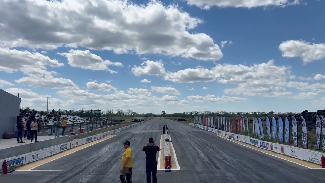 Drag Racing Ростовской области. Ваз 2106 - 12,677с / 164,3км/ч Ваз 2109 - 10,495с / 225,7км/ч